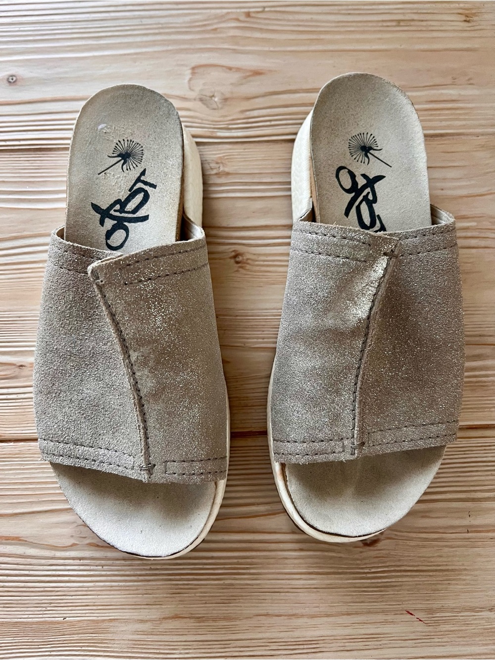 OTBT Metallic Slide Sandals Size 7 | Taupe Gold Comfort Platform Slides - Picture 4 of 5